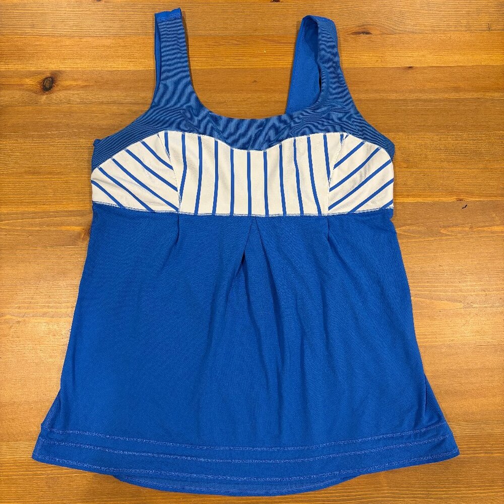 🍀Lululemon Elevate Tank in Blue/White